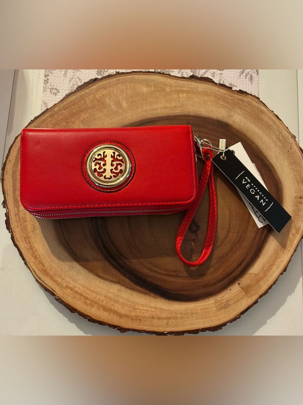 🌙✨NWT 🏷️ Isabelle Red Vegan Leather Wristlet Wallet Gold-Tone Detail - Picture 3 of 6